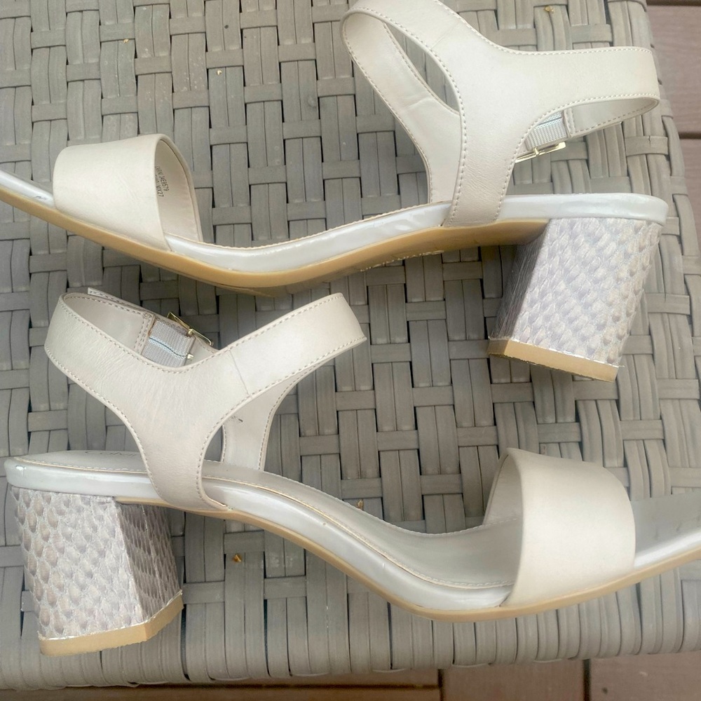 Woman’s Calvin Klein sandals size 10